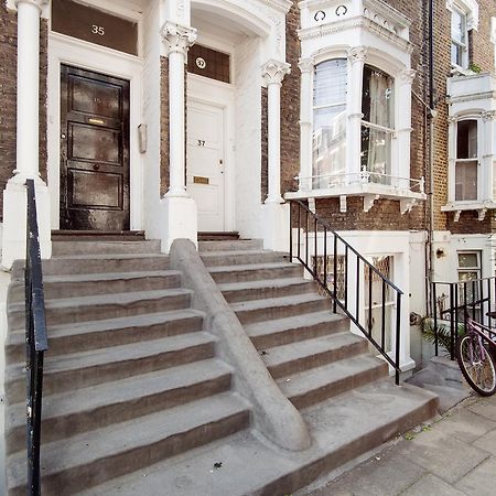 Bright Gratton Road Apartment Лондон Екстериор снимка
